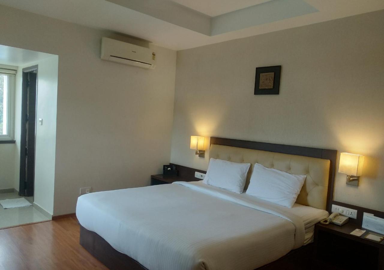 Hotel Grand Arcadia à Tiruchirappalli Extérieur photo