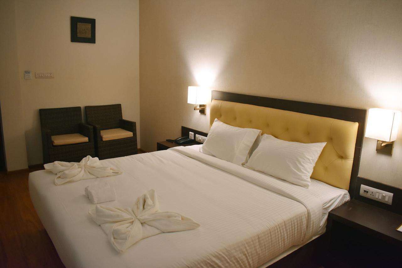 Hotel Grand Arcadia à Tiruchirappalli Extérieur photo